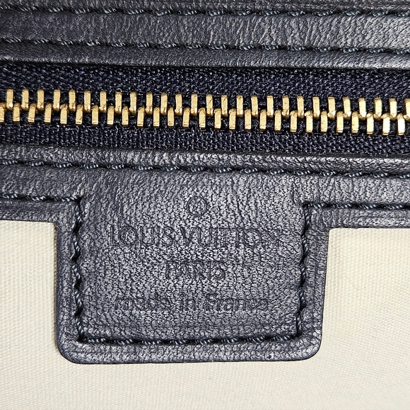 SOLD....Vintage Louis Vuitton Josephine GM Mini Lin VI0049 - Picture 7 of 15